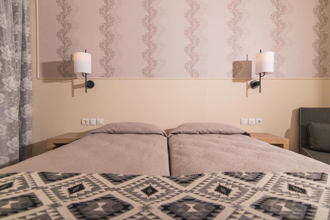 Hotel Petros Циливи Екстериор снимка
